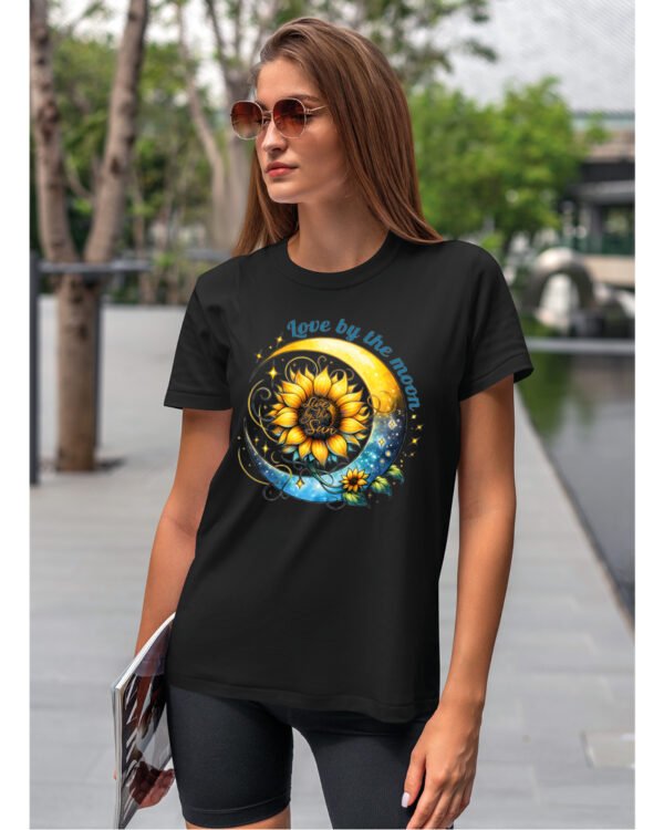 Koszulka Love by the moon UNISEX