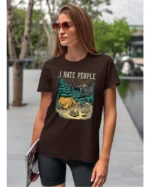 Koszulka unisex życie pustelnika “I hate people”, dla niej – wybierz kolor!