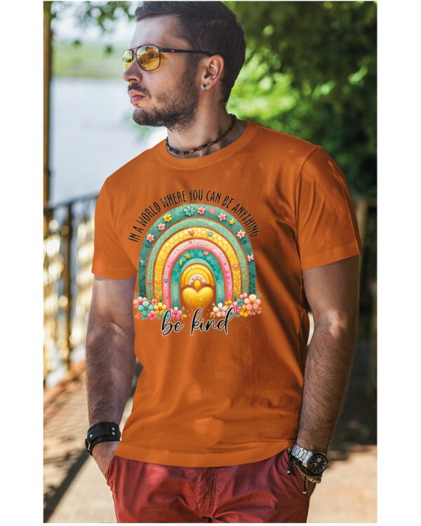 Koszulka Bądź życzliwy „In a world where you can be anything, be kind” – Unisex