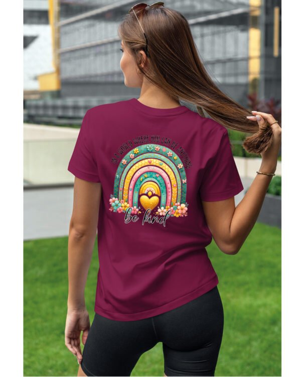 Koszulka Bądź życzliwa „In a world where you can be anything, be kind” – Unisex