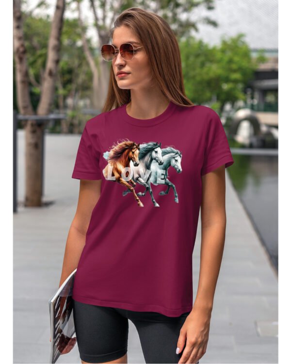 Koszulka Miłość w Galopie <br>Konie i wolność - Unisex, dla niej