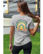 Koszulka Bądź życzliwa „In a world where you can be anything, be kind” – Unisex