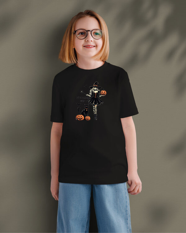 TL TS KID CAR DTF 0709 A GIRL Halloweenowa Koszulka Dziecięca "Czarownica rzuca zaklęcie" – magia – Wybierz Kolor!