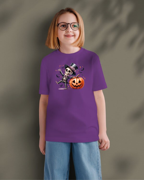 Halloweenowa Koszulka Dziecięca "Tańczący szkielet z dynią" – Wybierz Kolor!