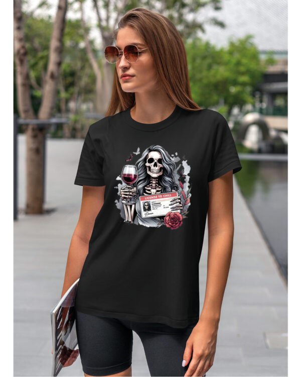 Koszulka License to Chill <br>Wino i relaks - Unisex, dla niej