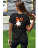 Halloweenowa Koszulka Unisex "Duch w Jesiennych Kwiatach" – Wybierz Kolor!