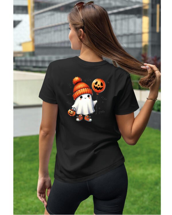 Halloweenowa Koszulka Unisex "Duch w Jesiennych Kwiatach" – Wybierz Kolor!