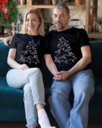 Świąteczna Koszulka “Choinka z Kolorowych Lampek”  – Unisex