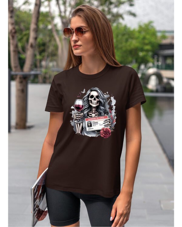 Koszulka License to Chill <br>Wino i relaks - Unisex, dla niej