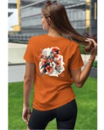 Koszulka Egzotyczny Urok Natury <br>Papuga w Kwiatowym Otoczeniu - Unisex, dla niej