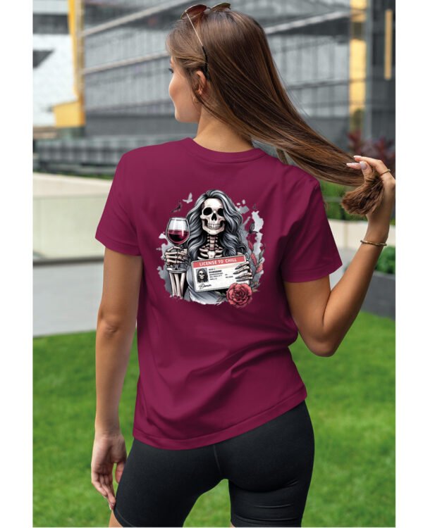 Koszulka License to Chill <br>Wino i relaks - Unisex, dla niej