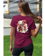 Koszulka Egzotyczny Urok Natury <br>Papuga w Kwiatowym Otoczeniu - Unisex, dla niej