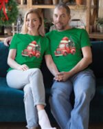 Świąteczna Koszulka “Uśmiechnięta Ciężarówka z Choinką” – Unisex