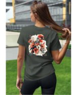 Koszulka Egzotyczny Urok Natury <br>Papuga w Kwiatowym Otoczeniu - Unisex, dla niej