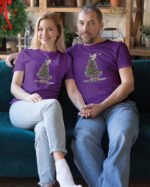 Świąteczna Koszulka “It’s That Time Again – Kot na Choince” – Unisex