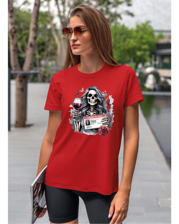Koszulka License to Chill <br>Wino i relaks - Unisex, dla niej