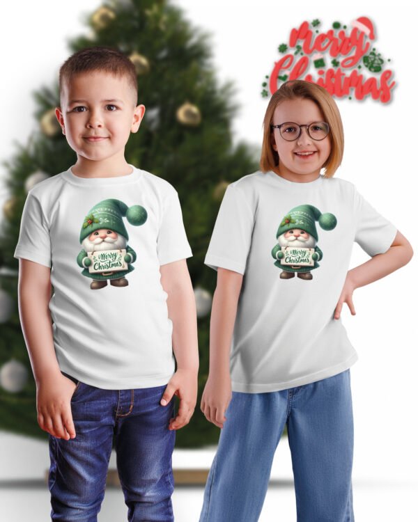 Świąteczna Koszulka Dziecięca “Wesoły Krasnal z Tabliczką Merry Christmas”
