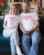 Świąteczna Koszulka “Freezing Season” – Unisex
