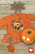 Halloweenowa Koszulka Dziecięca "Dom z dyni i duszki" – przygoda pełna magii! – Wybierz Kolor!
