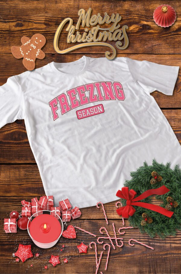 Świąteczna Koszulka “Freezing Season” – Unisex