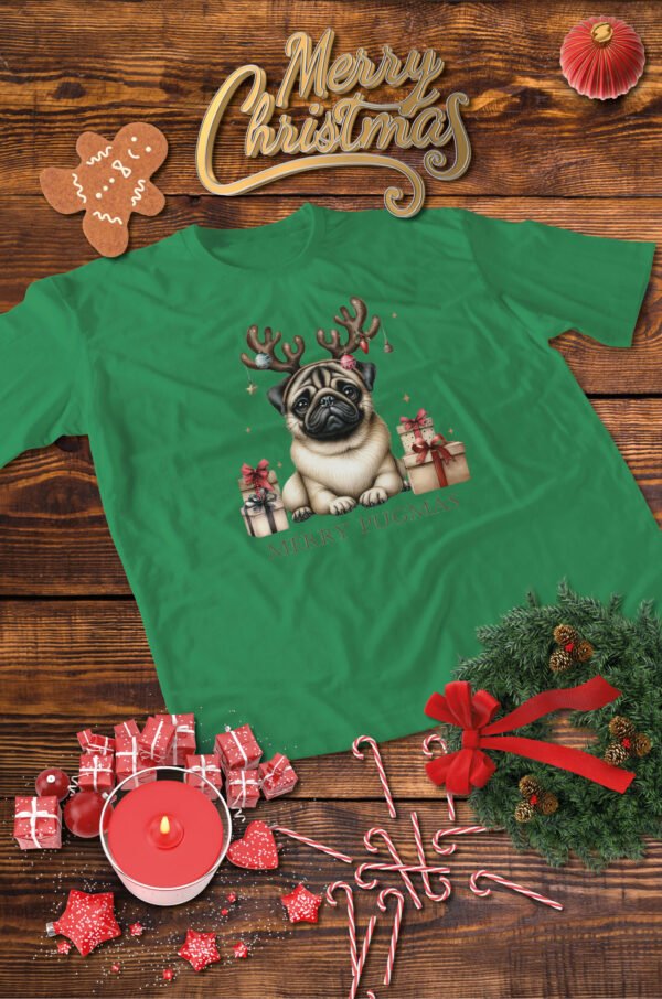 Świąteczna Koszulka “Merry Pugmas – Świąteczny Mops” – Unisex