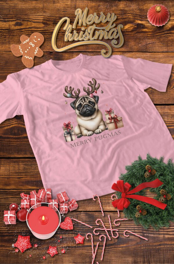 Świąteczna Koszulka “Merry Pugmas – Świąteczny Mops” – Unisex