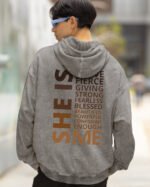 Bluza oversize z kapturem <br>Empowered Woman - efekt sprania