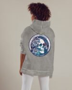 Bluza oversize z kapturem <br>Old Skull Friend - efekt sprania