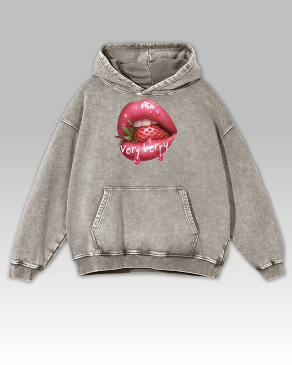 Bluza oversize z kapturem <br>Very Berry - efekt sprania