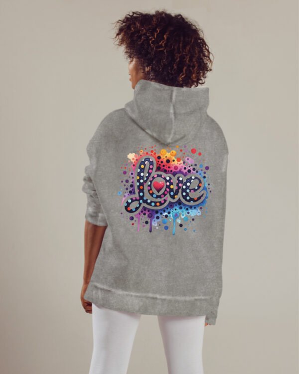Bluza oversize z kapturem <br>Kolorowe Love - efekt sprania