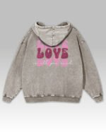 Bluza oversize z kapturem <br>Love is all You Need - efekt sprania
