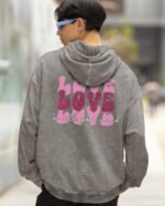 Bluza oversize z kapturem <br>Love is all You Need - efekt sprania