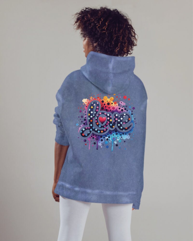 Bluza oversize z kapturem <br>Kolorowe Love - efekt sprania