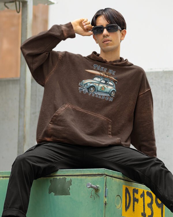 Bluza oversize z kapturem <br>Take me to freedom - efekt sprania