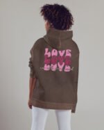Bluza oversize z kapturem <br>Love is all You Need - efekt sprania