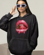 Bluza oversize z kapturem <br>Very Berry - efekt sprania
