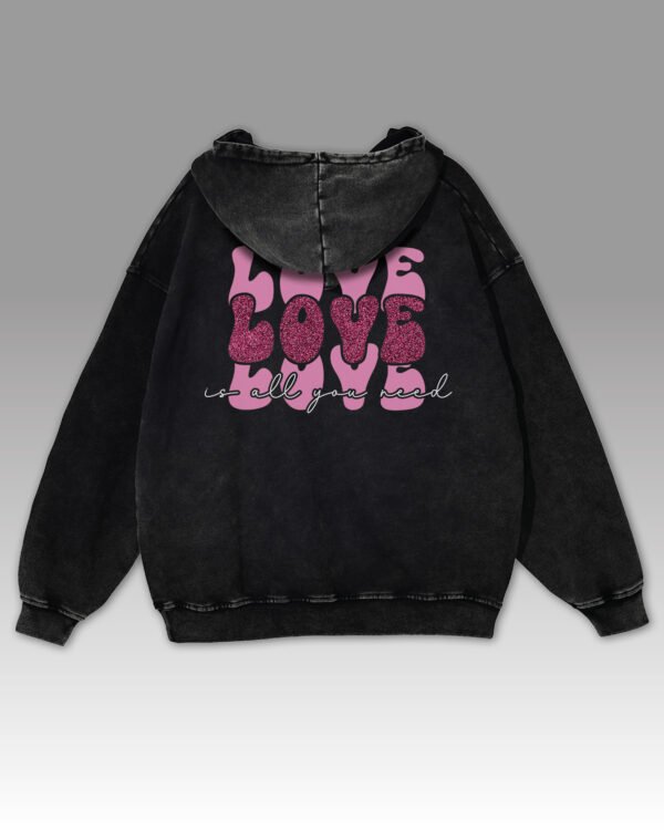 Bluza oversize z kapturem <br>Love is all You Need - efekt sprania