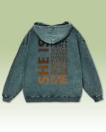 Bluza oversize z kapturem <br>Empowered Woman - efekt sprania