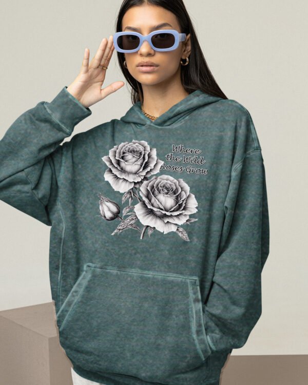 Bluza oversize z kapturem <br>Wild Roses - efekt sprania