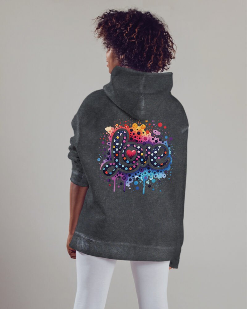 Bluza oversize z kapturem <br>Kolorowe Love - efekt sprania