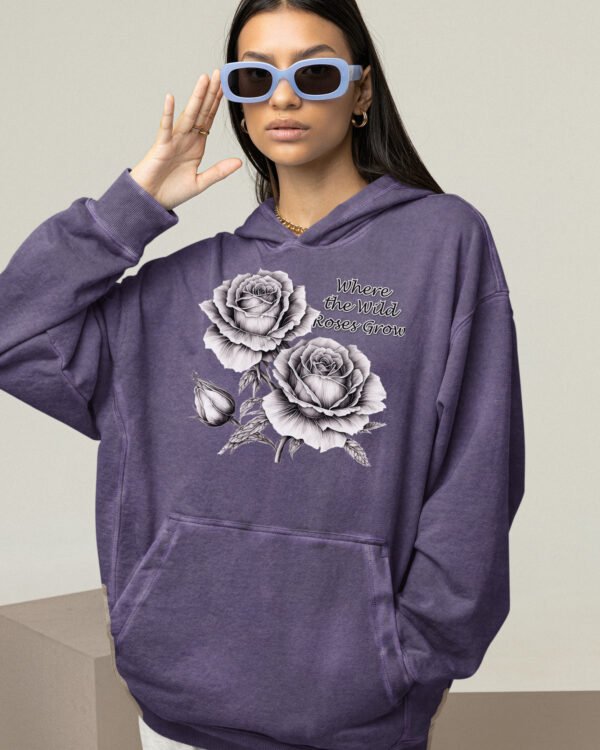 Bluza oversize z kapturem <br>Wild Roses - efekt sprania