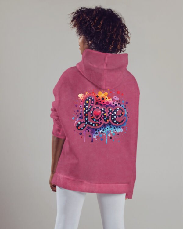 Bluza oversize z kapturem <br>Kolorowe Love - efekt sprania