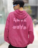 Bluza oversize z kapturem <br>Love is all You Need - efekt sprania