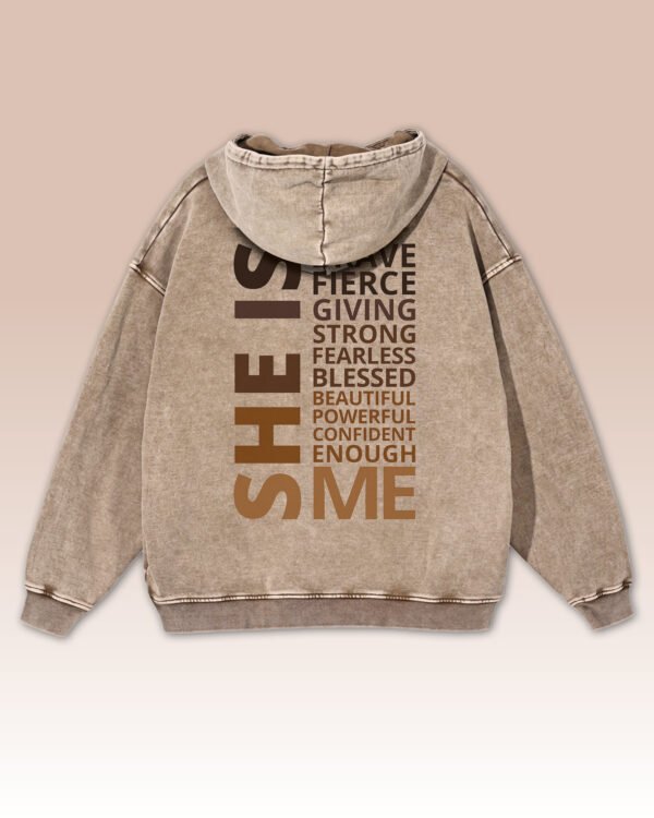 Bluza oversize z kapturem <br>Empowered Woman - efekt sprania