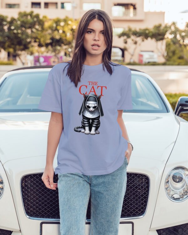 Luźna koszulka damska <br>The Cat Kot Zakonnica