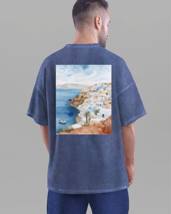 Męska koszulka oversize <br>z widokiem na Santorini - efekt sprania