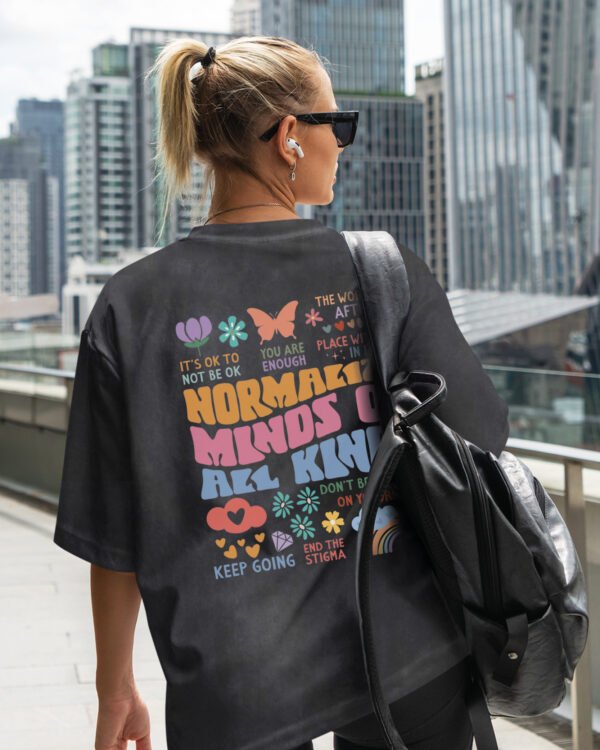Damska koszulka oversize <br>Normalize Minds - efekt sprania