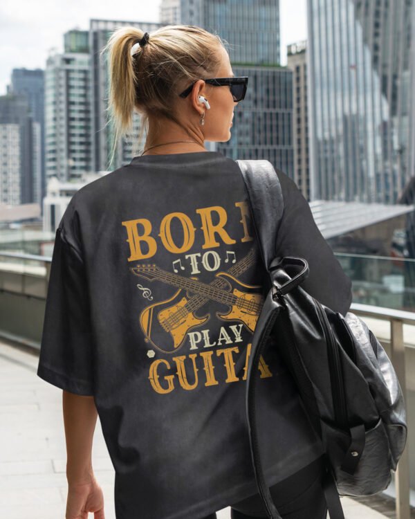 Damska koszulka oversize <br>Born to Play - efekt sprania