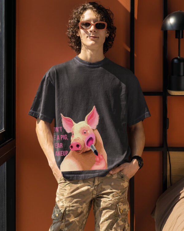 Męska koszulka oversize <br>Don't be a Pig - efekt sprania