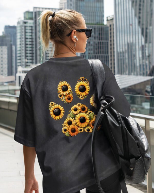 Damska koszulka oversize <br>Sunflower Paw - efekt sprania